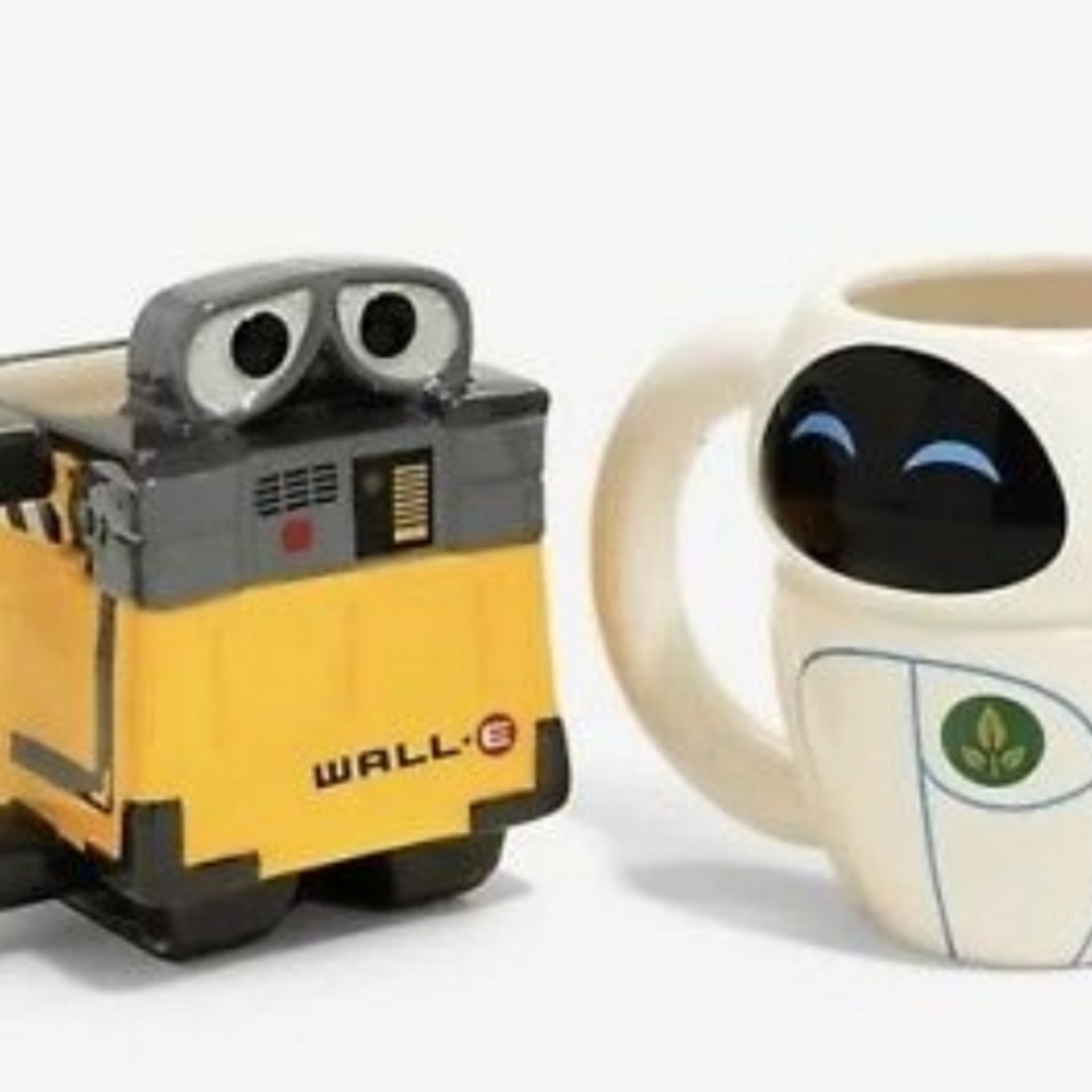 Disney Pixar Wall-e & EVE 20 oz mug set NEW in Box
